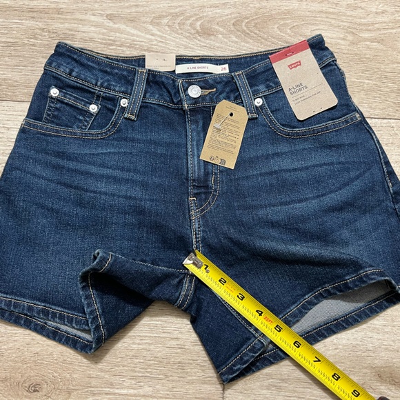 Levi's A-Line Shorts Size 26 Dark Wash - Picture 9 of 9